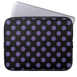 Ultra violet polka dots på svart laptop fodral