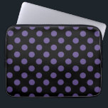 Ultra violet polka dots på svart laptop fodral<br><div class="desc">Pantones färg år 2018 är ultraviolett.</div>