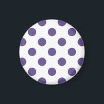 Ultra violet polka dots på vitt magnet<br><div class="desc">Pantones färg år 2018 är ultraviolett.</div>