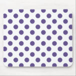 Ultra violet polka dots på vitt musmatta<br><div class="desc">Pantones färg år 2018 är ultraviolett.</div>