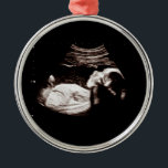 Ultraljudsklassi med Gravid baby-jul Julgransprydnad Metall<br><div class="desc">Ultraljudsklassen Metall Ornament i Graviden vid jul i baby kan anpassas helt efter dina behov i kostym. © Gorjo Designs. Gade åt dig via Zazzle-plattformen. // Obs! Fotot som används är endast en platshållarbild. Du måste byta ut det mot ett eget foto innan du beställer eller skriver ut det. Kontakta...</div>