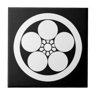 Umebachi-stil japansk plommonblomma i cirkel kakelplatta
