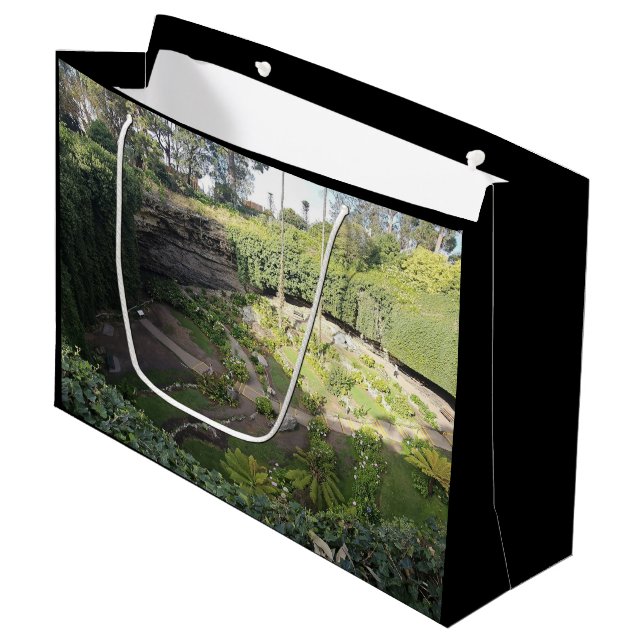 Umpherston Sinkhole Gömt Sanctuary (Framsidan Vinklad)