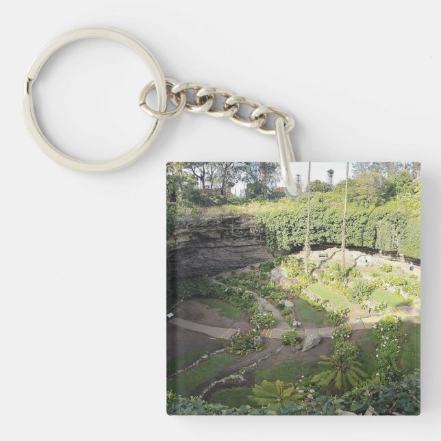 Umpherston Sinkhole Gömt Sanctuary (Framsidan)