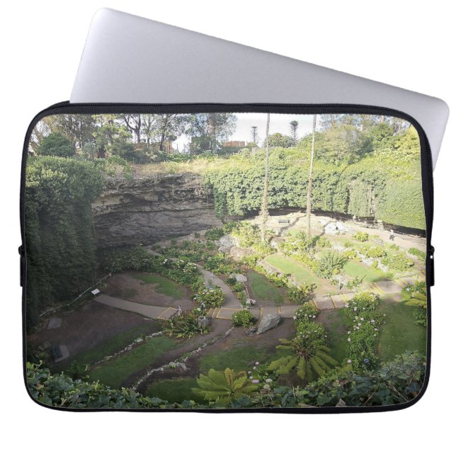Umpherston Sinkhole Gömt Sanctuary Laptop Fodral (Framsidan)