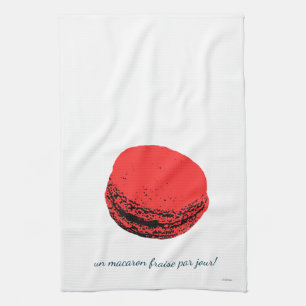 un macaron fraise par jour! kökshandduk