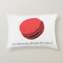 un macaron fraise par jour! prydnadskudde
