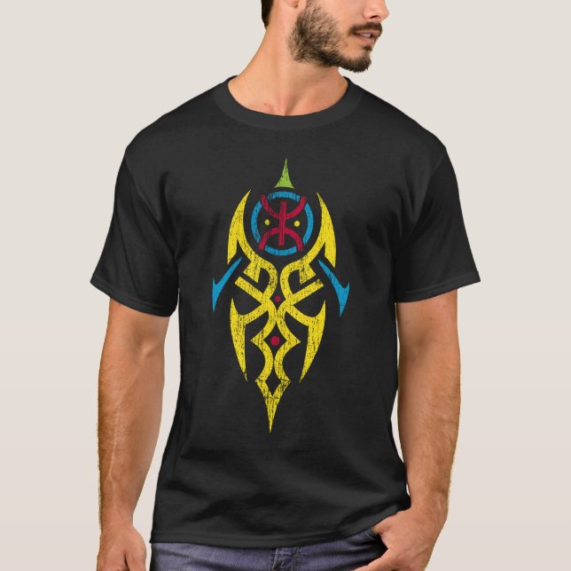 Un Motif Amazigh Mixé A La Culture Celtes  T Shirt (Framsida)