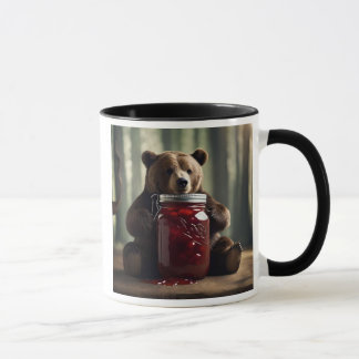 Un ourson assis devant un pot de confiture. mugg