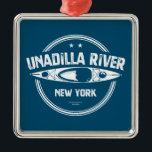 Unadilla River New York Kayak Julgransprydnad Metall<br><div class="desc">Floden Unadilla är en 71 sjömil lång flod i New York-statens centrala region. Floden börjar nordost om Millers Mills Mills hamlet och flyter i allmänhet söderut till byn Sidney,  där den konvergerar med Susquehanna-floden,  som rinner ut i Chesapeake Bay</div>
