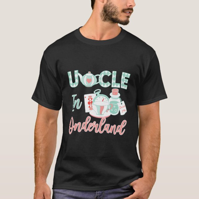Uncle Of The Uncle In Onderland T Shirt (Framsida)