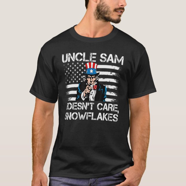 Uncle Sam Doesn't Care Snowflakes American Flag_5 T Shirt (Framsida)