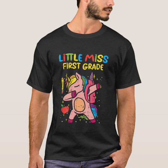 Undanfröken 1St Klass Unicorn Dab Första dagen O T Shirt (Framsida)