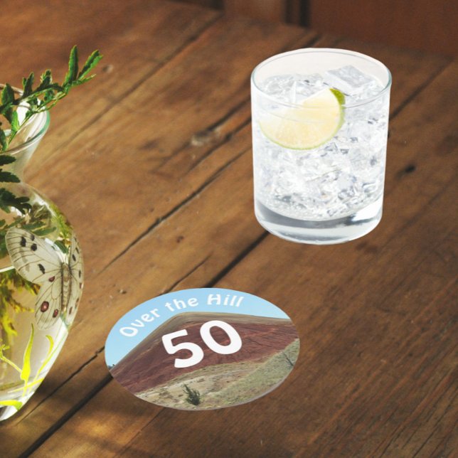 Under Backe 50:e födelsedagsmilstolpen Underlägg Papper Rund (In Situ Table)