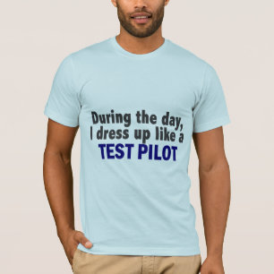 Under dagen klär jag upp något liknande en pilot t shirt