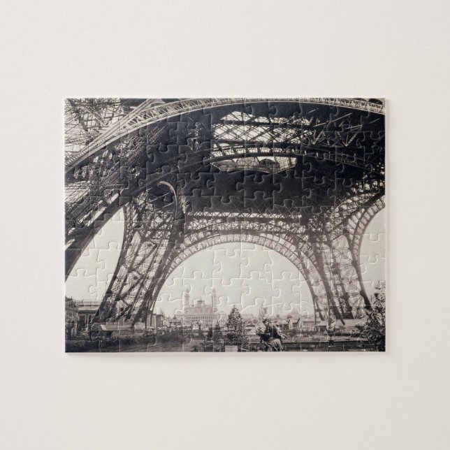 Under det Eiffel torn innan att stiga från "L Pussel (Horisontell)