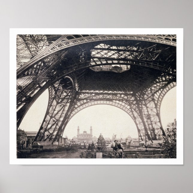 Under Eiffel Torn, före uppstigande, från "L" Poster (Framsidan)