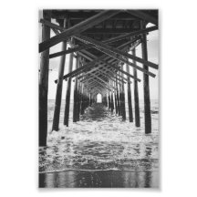 Under havet vid Isle Fishing Pier Black White