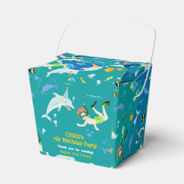 Under havets delfiner och pojkens födelsedagsfest presentaskar