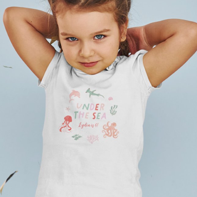 Under Havets Rosa Birthday Girl T Shirt (Skapare uppladdad)