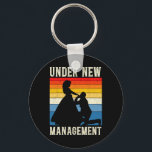 Under New Management Groom Bröllop Bachelor Party Nyckelring<br><div class="desc">Under New Management Groom Bröllop Bachelor Party</div>