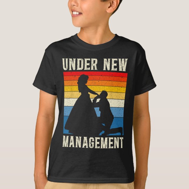 Under New Management Groom Bröllop Bachelor Party T Shirt (Framsida)