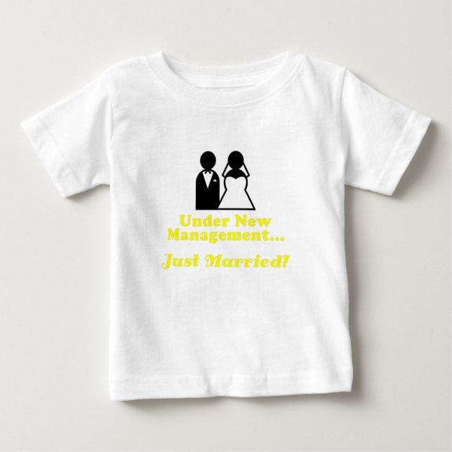 Under New Management Ny gifta T Shirt (Framsida)