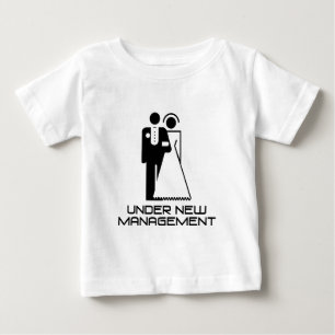 Under Ny hantering, gift T-shirt