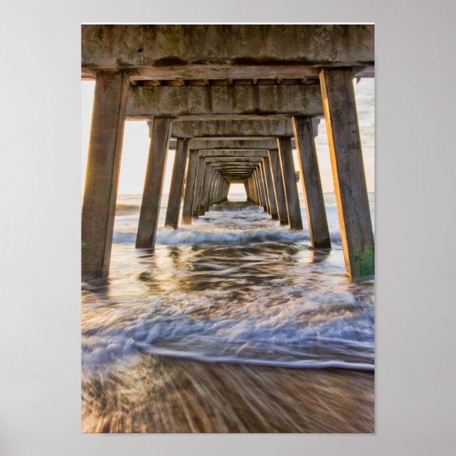 Under Pier Poster (Framsidan)
