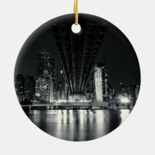 Under QueensBoroen överbrygga - NYC Julgransprydnad Keramik