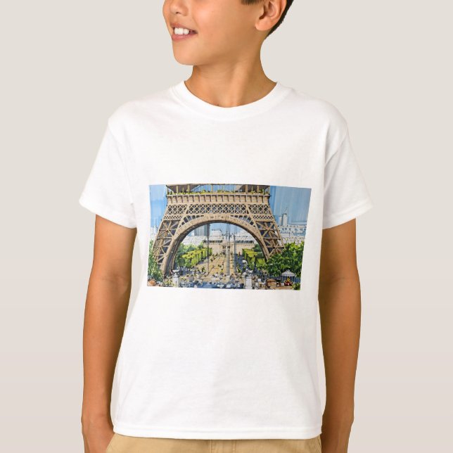 Under the Eiffel Tower – Paris Urban Life  T Shirt (Framsida)