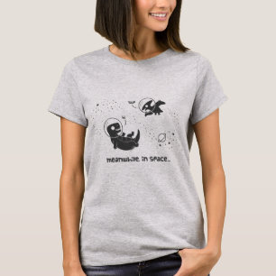 Under tiden i utrymme - grå färg tee shirt