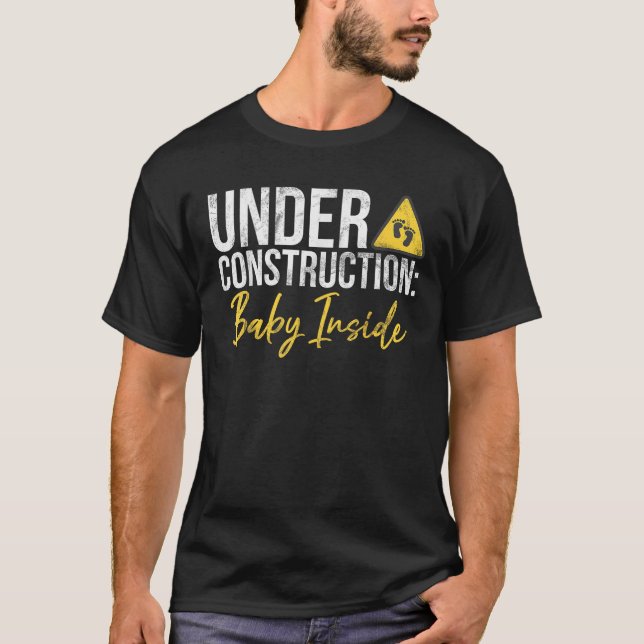 Under uppförande av Baby insida babyskor T Shirt (Framsida)