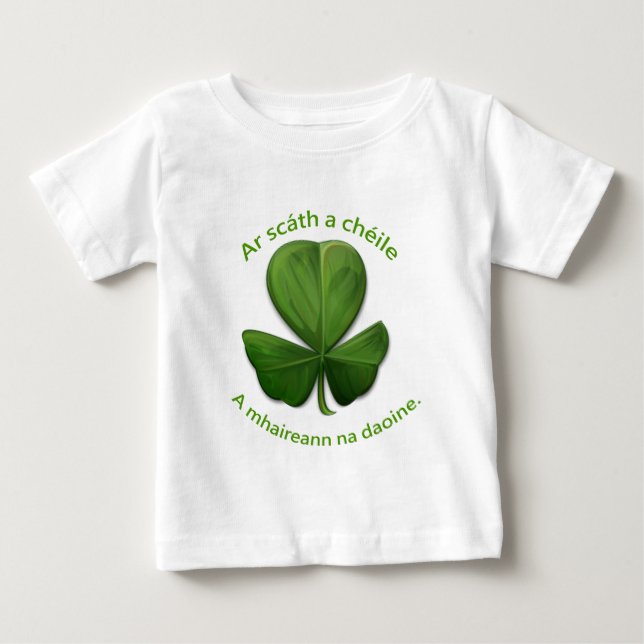 Under varandras skydd överlever människor t shirt (Framsida)