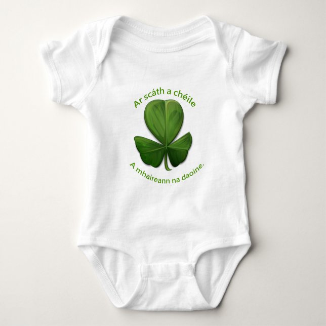 Under varandras skydd överlever människor t-shirt (Framsida)