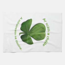 Under varandras tak överlever människor kökshandduk