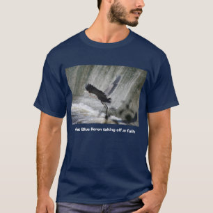 Underbar blåttHeron som tar av på nedgångar T-shirt