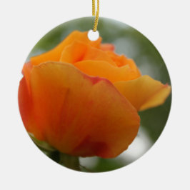 underbar gul ros blomsterfotografi. julgransprydnad keramik