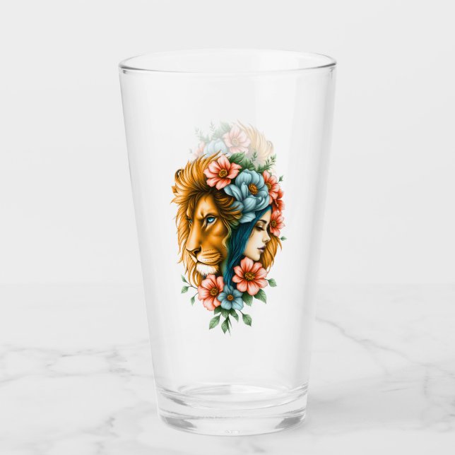 Underbar kvinna vars långa, flytande hår glaskopp (Framsida)