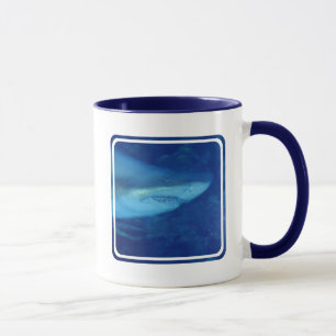 Underbar mugg för vithajkaffe