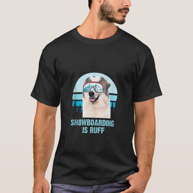 Underbar Pyrenee Winter Snowboarding är Ruff Hund  T Shirt (Framsida)