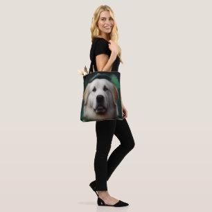 Underbar Pyrenées-Hund i St. Patrick-Dress Tygkasse