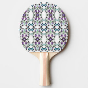 Underbar spetsig look av blå violetta blommor pingisracket