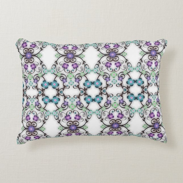 Underbar spetsig look av blå violetta blommor  prydnadskudde (Framsidan)