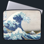 Underbar våg av Kanagawa Hokusai japansk finkonst Laptop Sleeve<br><div class="desc">Den Underbara vågen, vågen eller den Underbara vågen av Kanagawa 葛 飾 北"神 川 budauktion" 36 Vyer av Mt. Fuji budfinbjudande budplituplit Den Underbara vågen av Kanagawa är en berömd träblockutskrift av den japanske konstnären Hokusai. Den offentliggjordes 1832 (Edo Period) som den första i Hokusais serie 36 Views of Mount...</div>