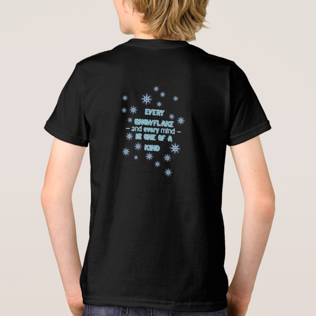 Underbar vinter – En unik snöflinga-giraff  T Shirt (Baksida)