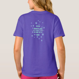 Underbar vinter – En unik snöflinga-giraff T Shirt