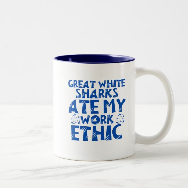 UNDERBAR VITE SHARKS ATE MY WORK ETIC 11OZ MUGG (Höger)