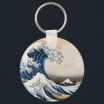 Underbar Wave, Hokusai, Ukiyo-e Nyckelring<br><div class="desc">Katsushika Hokusai (oktober eller november 1760 - 10 maj, 1849) var en japansk konstnär, ukiyo-e-målare och tryckare av Edo-perioden. På sin tid var han Japans ledande expert på kinesisk målning. Hokusai, född i Edo (numera Tokyo), är bäst känd som författare till träblockets tryckserie 36 vyer av berget Fuji ( Fugaku...</div>