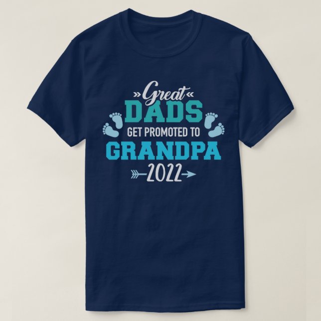 Underbara pappor befordras till morfar 2022 t shirt (Design framsida)